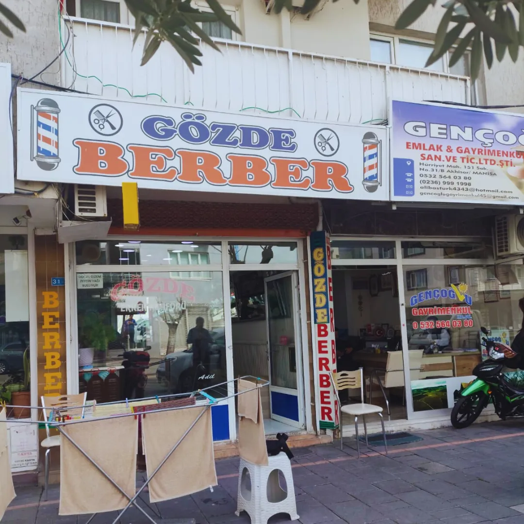 Gözde Erkek Kuaförü dış cephe — Akhisar